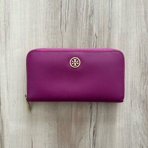 SOLD - Tory Burch Zip Long Wallet